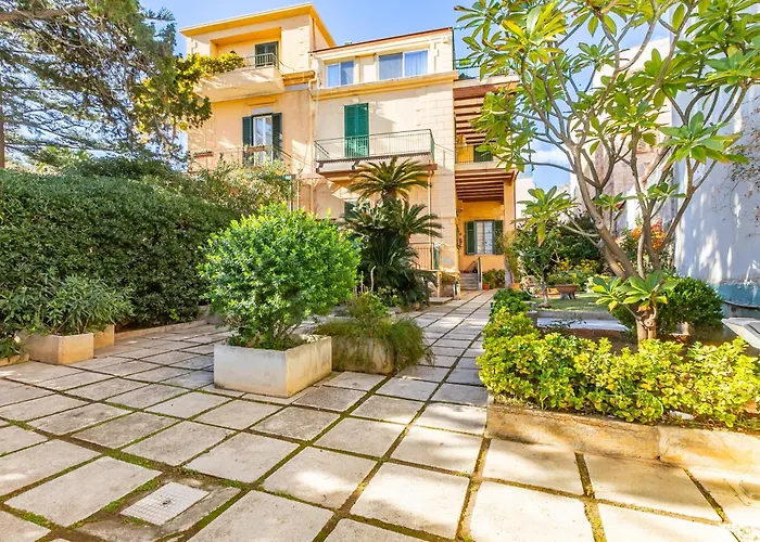 Guesthost - Sea View Charm - Mondello With Terrace Lejlighed